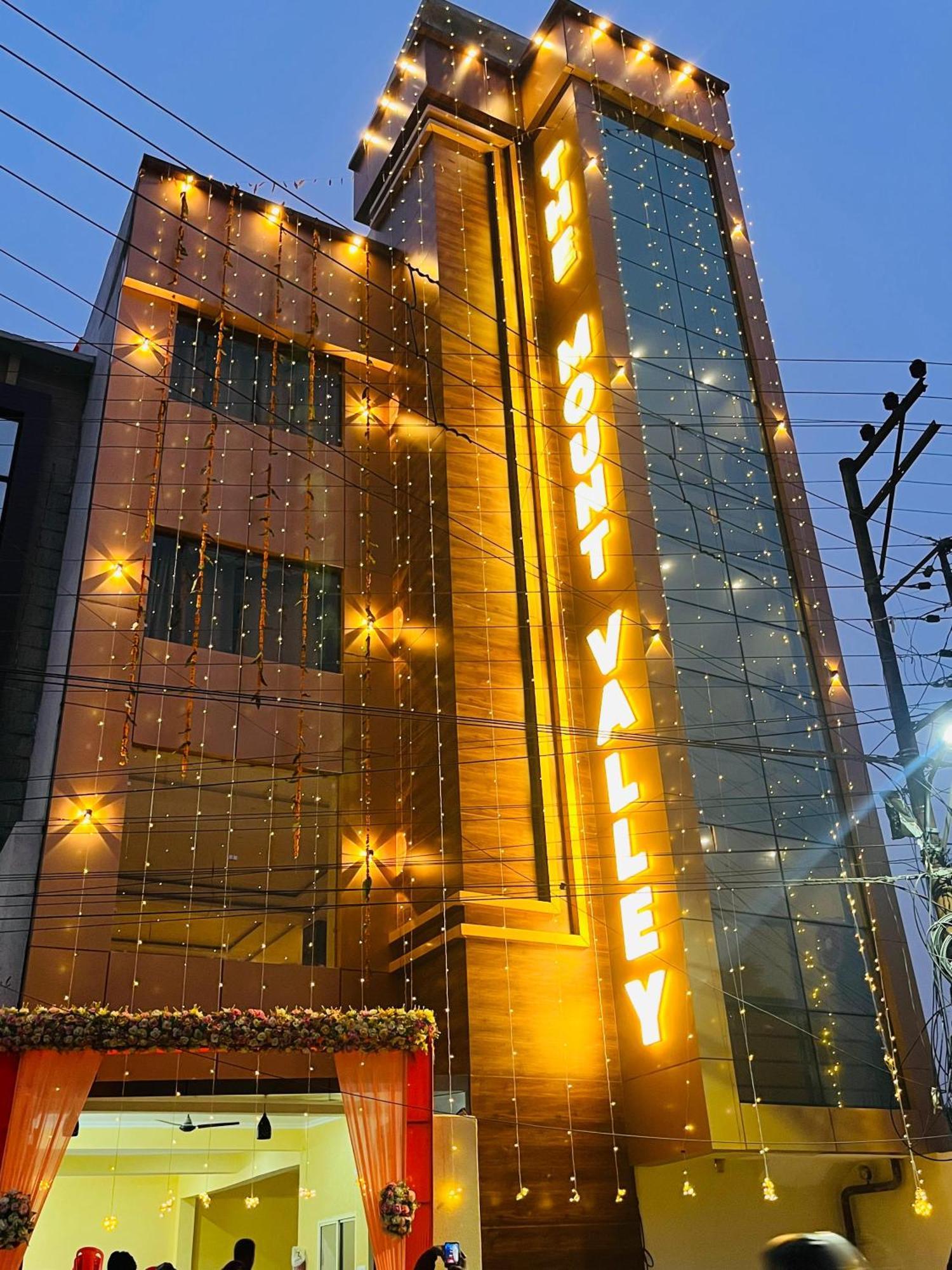 Hotel The Mount Valley Haldwāni Exterior foto